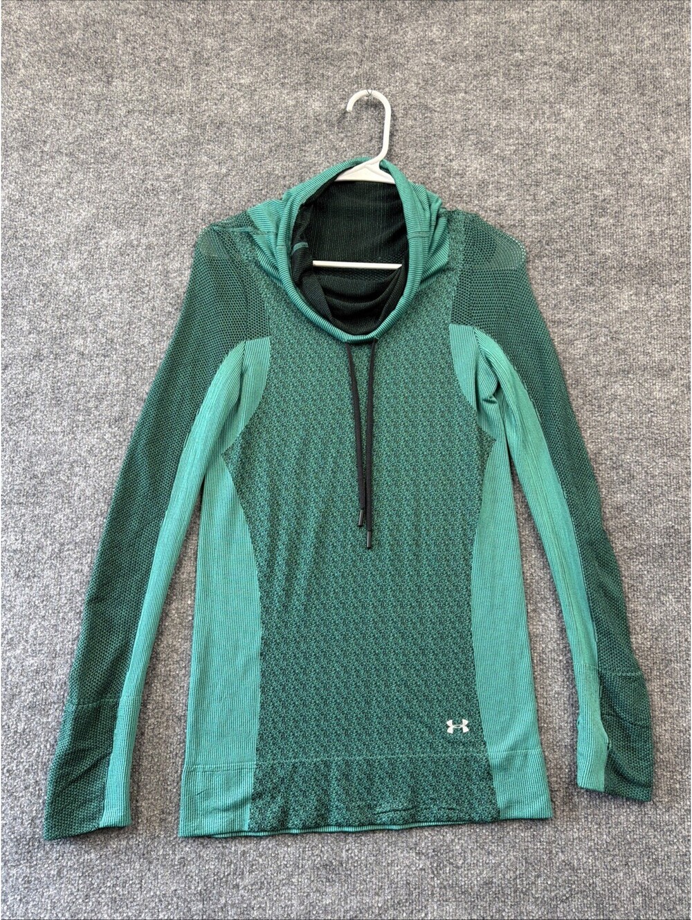 Under Armour Pullover Shirt Womens XS Green Long Sleeve Funnel Neck Fitted